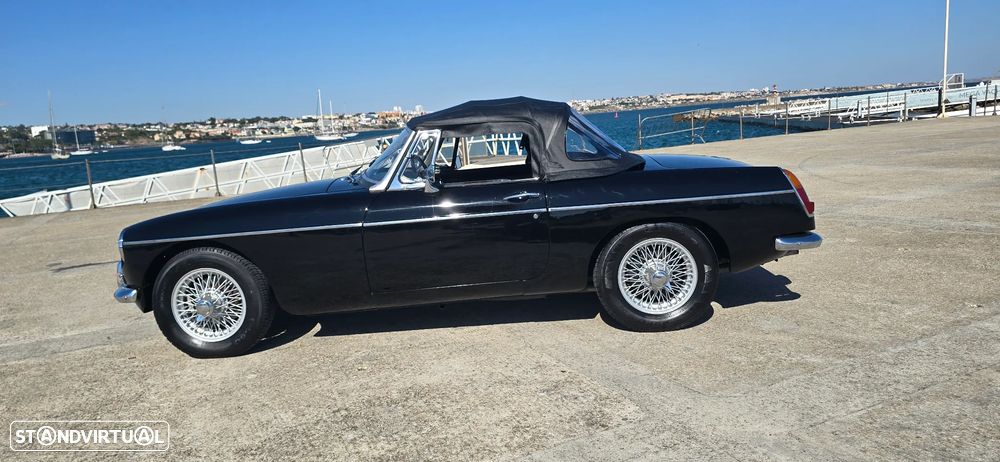 MG MGB - 16