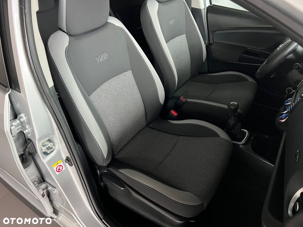 Toyota Yaris 1.5 20th Anniversary - 36