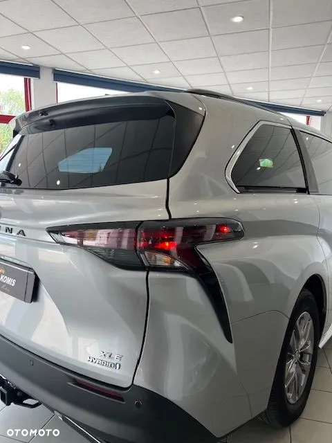 Toyota Sienna - 8