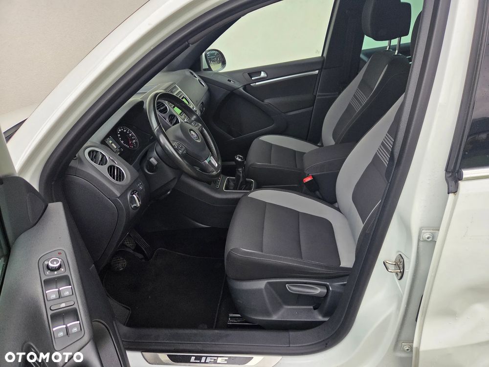 Volkswagen Tiguan - 8