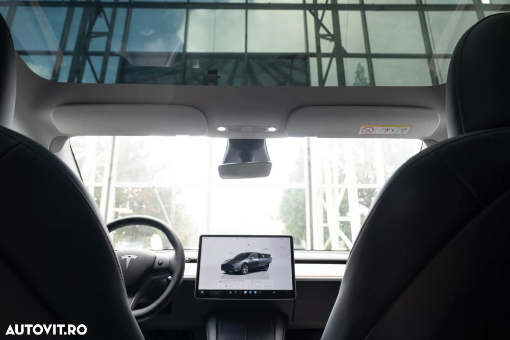 Tesla Model Y AWD Long Range - 21