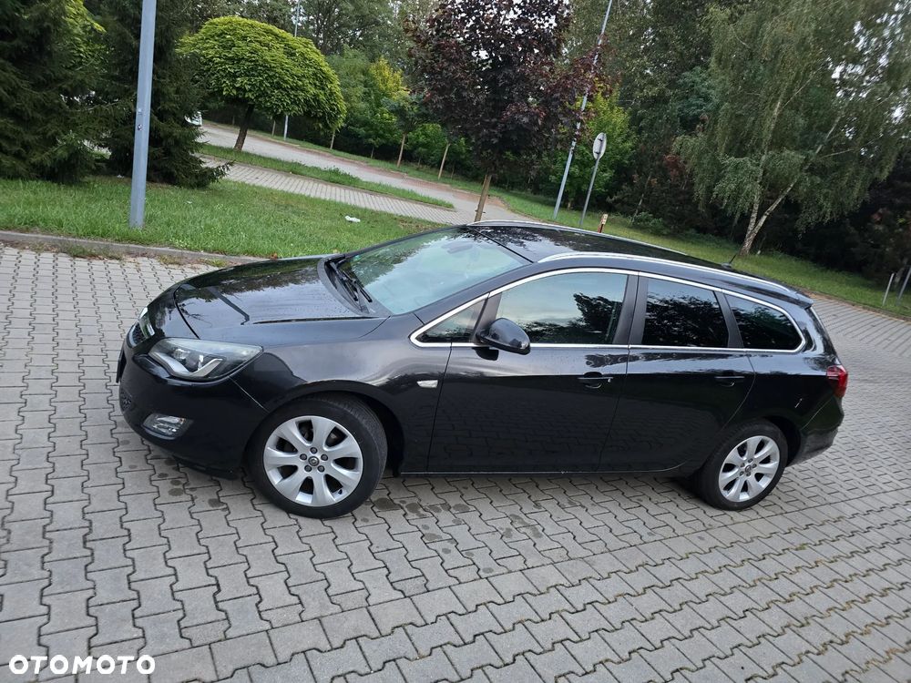 Opel Astra 1.4 T Cosmo - 4