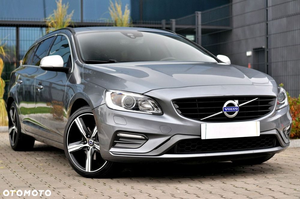 Volvo V60 D3 R-Design - 12