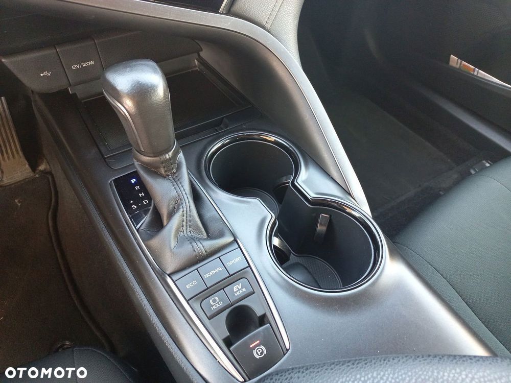 Toyota Camry 2.5 Hybrid Comfort CVT - 21