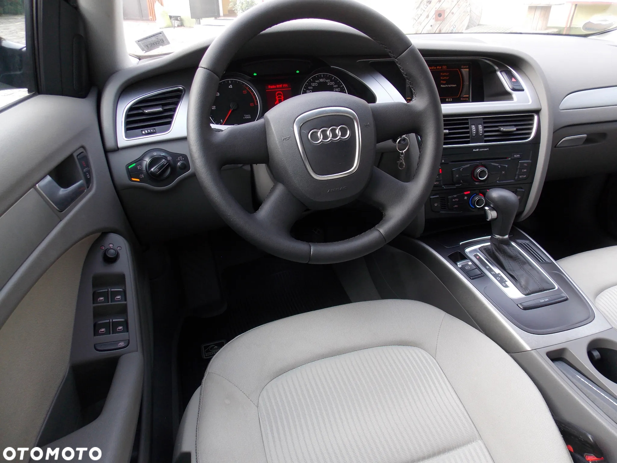 Audi A4 Avant 2.0 TDI DPF multitronic Ambiente - 24