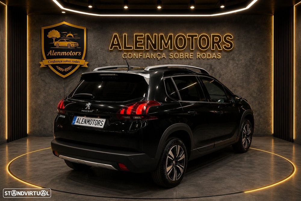 Peugeot 2008 1.2 PureTech Allure EAT6 - 4