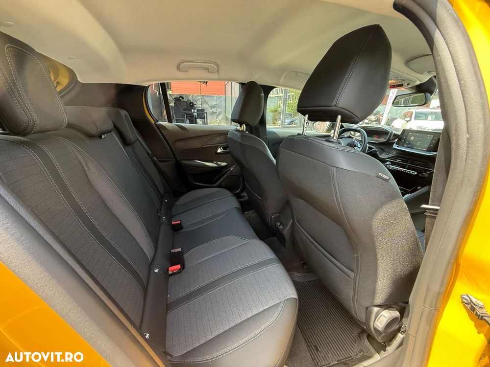 Peugeot 208 1.2 L PureTech STT EAT8 Active Pack - 26