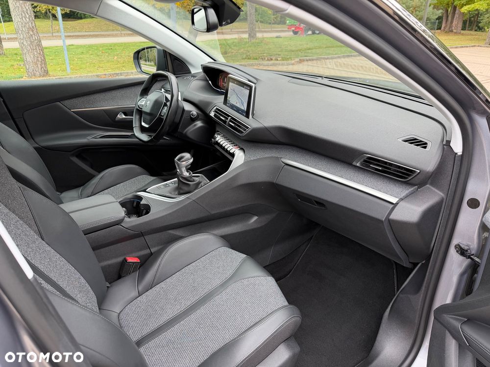 Peugeot 5008 1.5 BlueHDI Allure S&S - 24