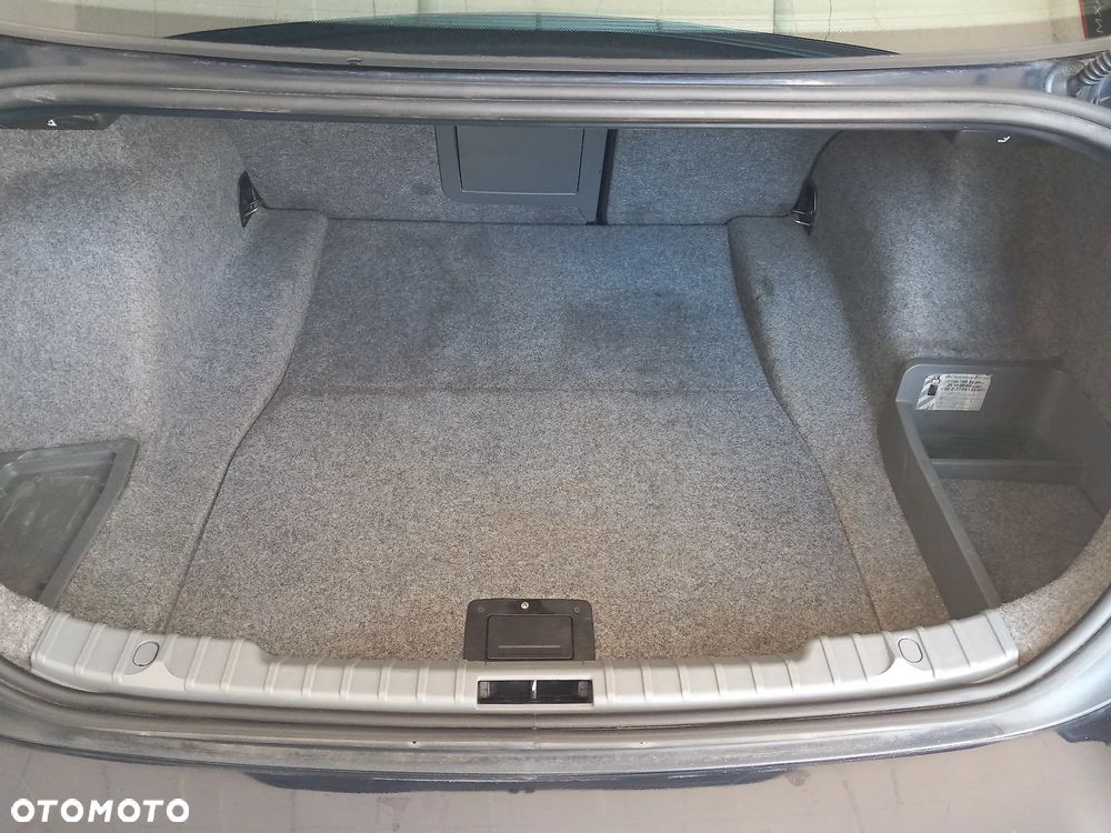 BMW Seria 3 318d - 11