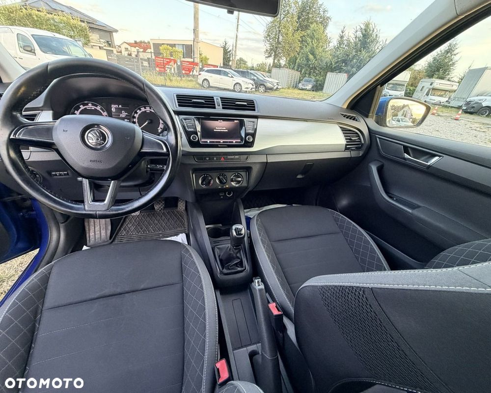 Skoda Fabia 1.0 MPI Style - 23