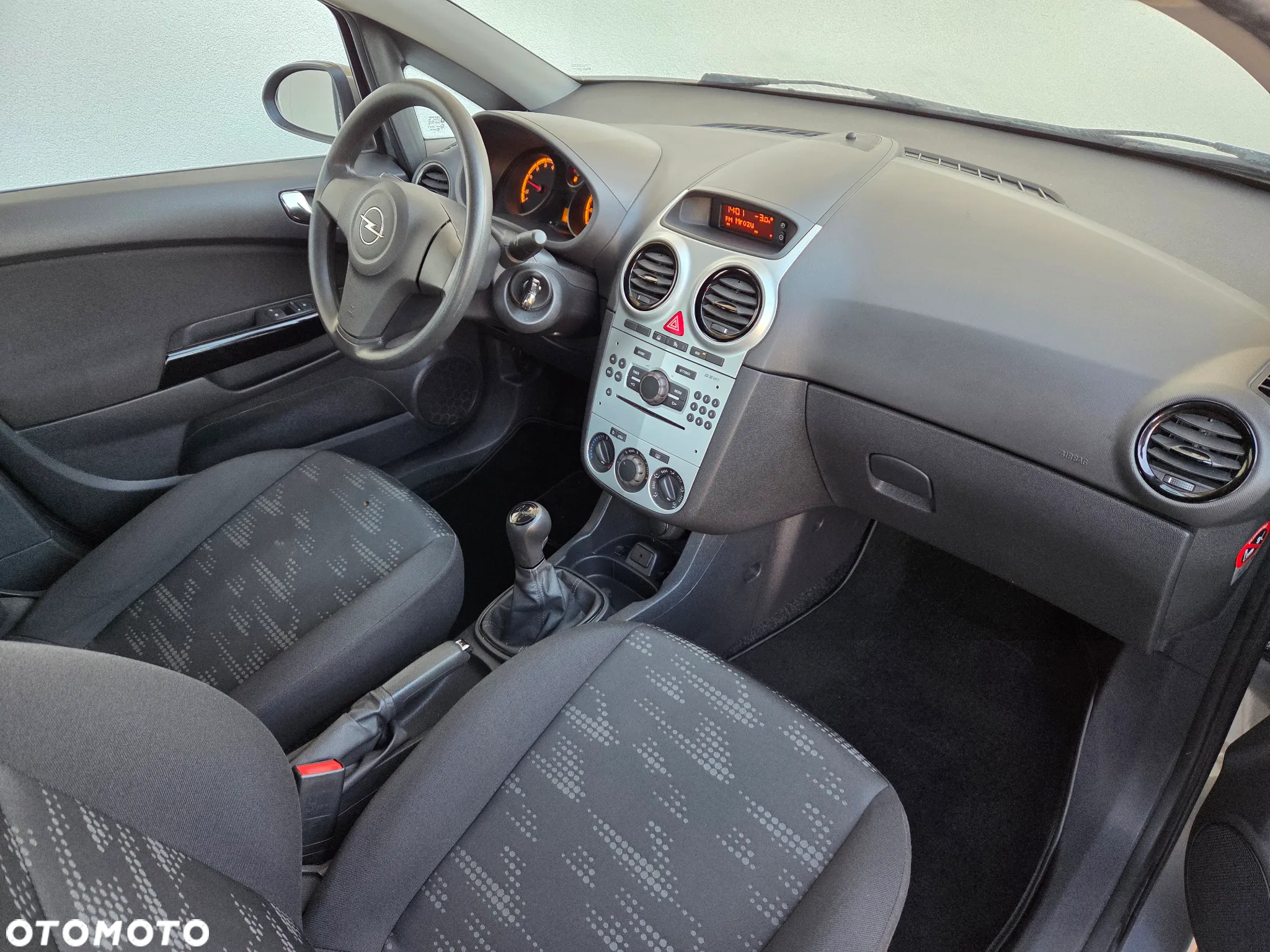 Opel Corsa - 10