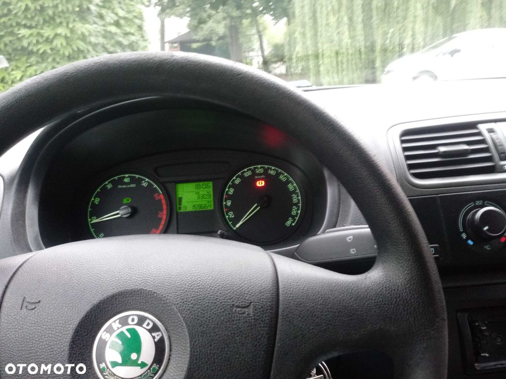 Skoda Fabia 2008 photo 5