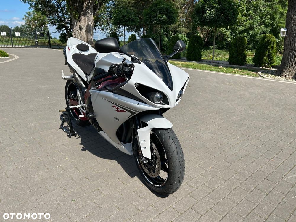 Yamaha YZF - 1