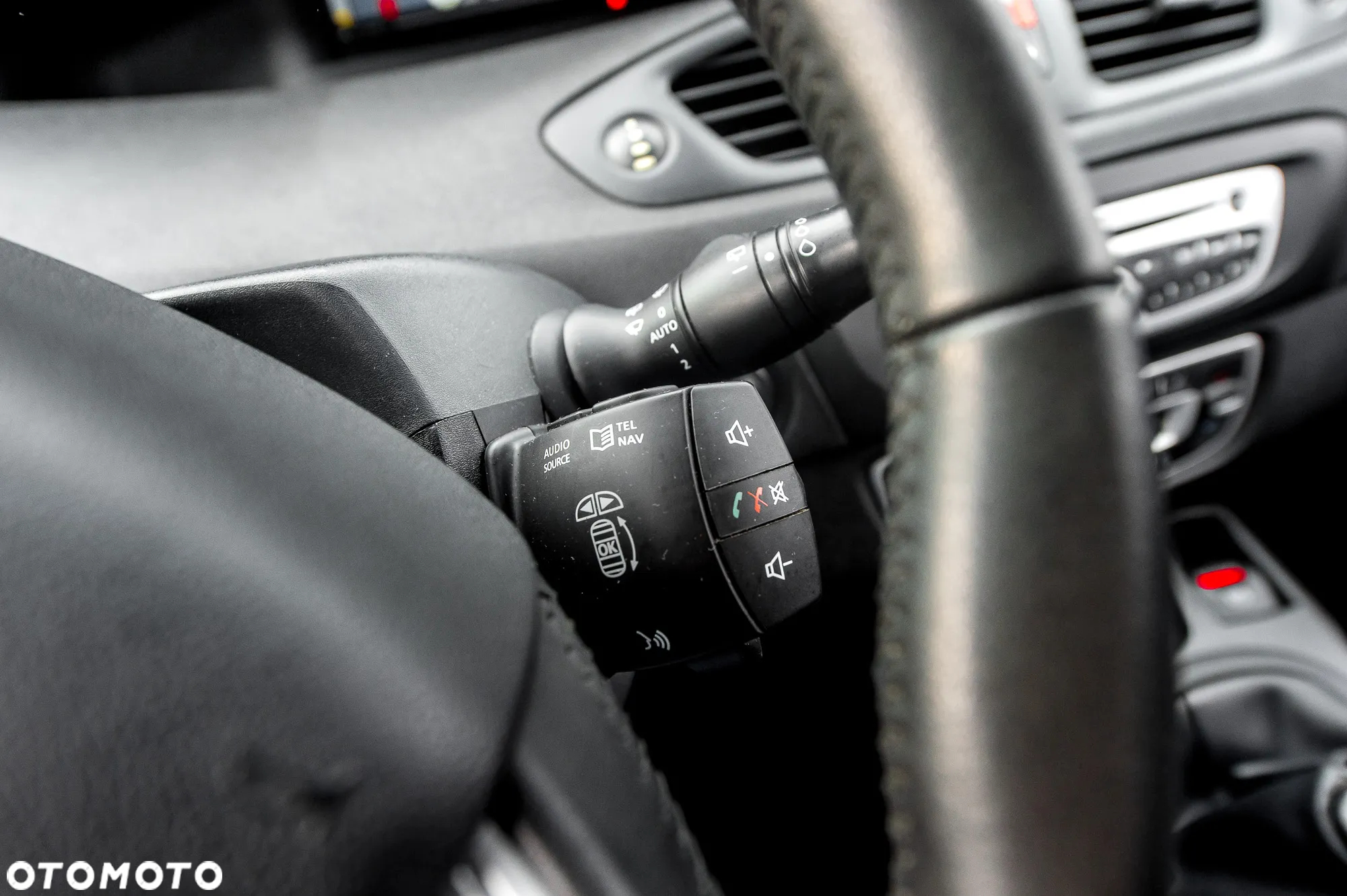 Renault Grand Scenic 1.9 dCi FAP Dynamique - 23