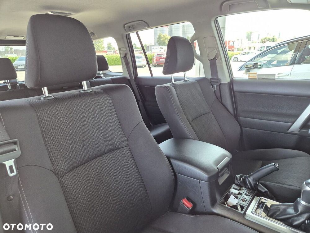 Toyota Land Cruiser LC 2.8 D-4D Prestige - 15