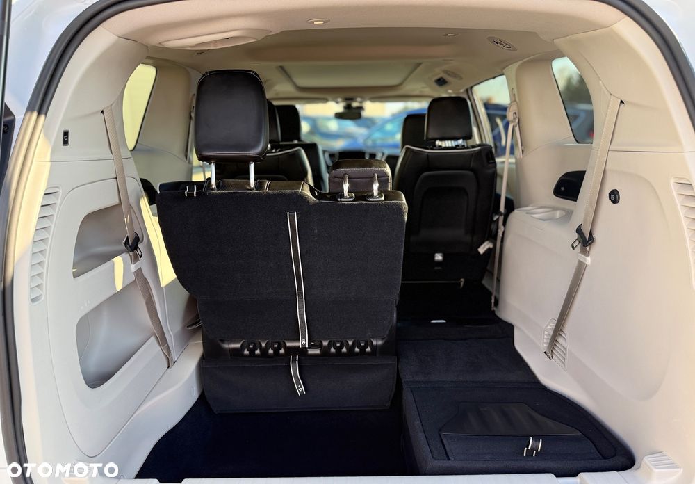 Chrysler Pacifica - 22