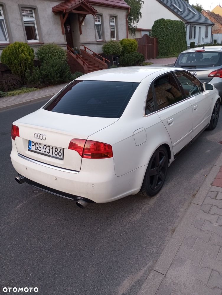 Audi A4 Limousine - 8