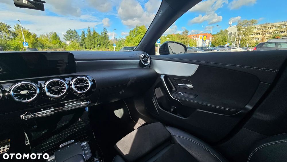Mercedes-Benz CLA 200 AMG Line 7G-DCT - 17