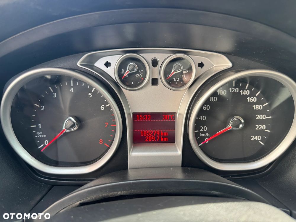 Ford Focus 1.8 Titanium - 12