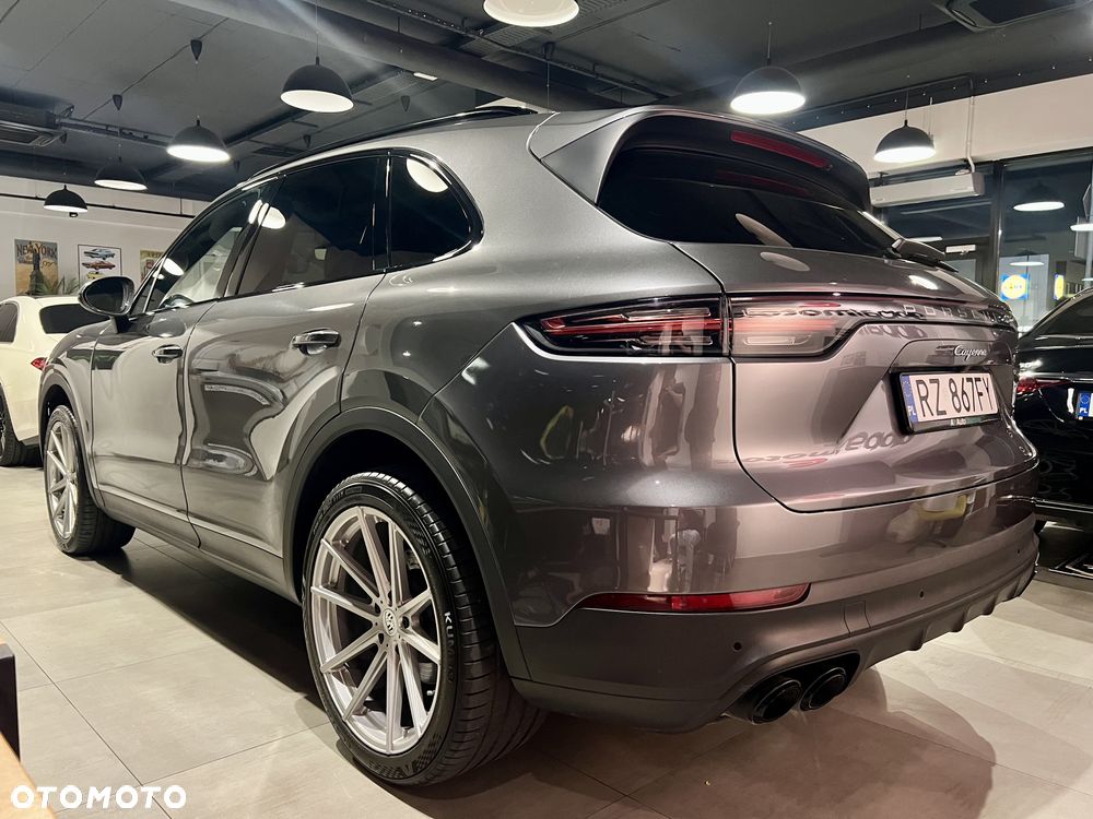 Porsche Cayenne Platinum Edition - 22