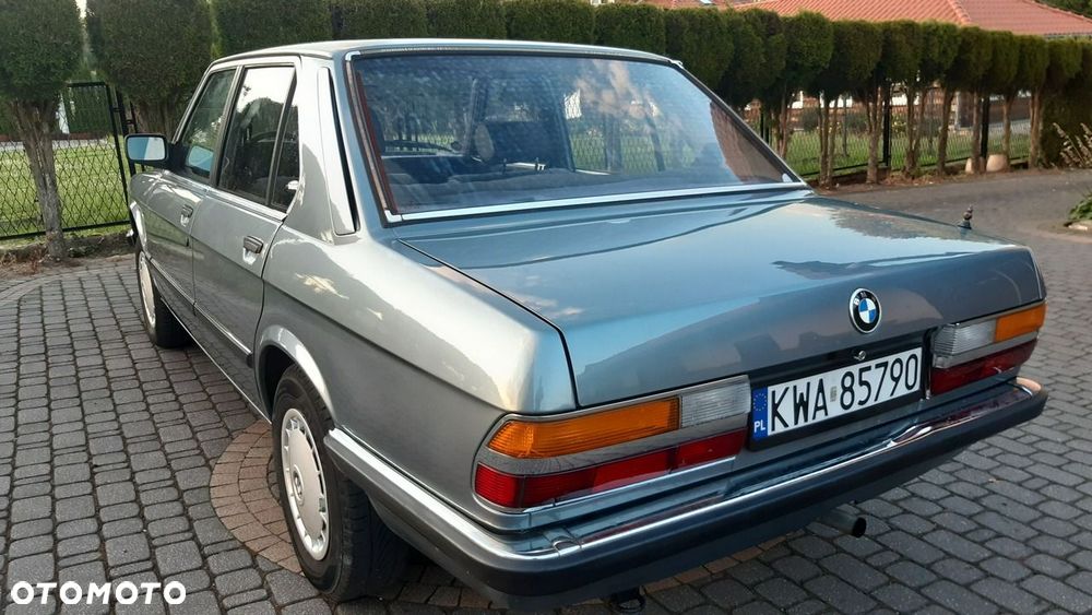 BMW Seria 5 - 32