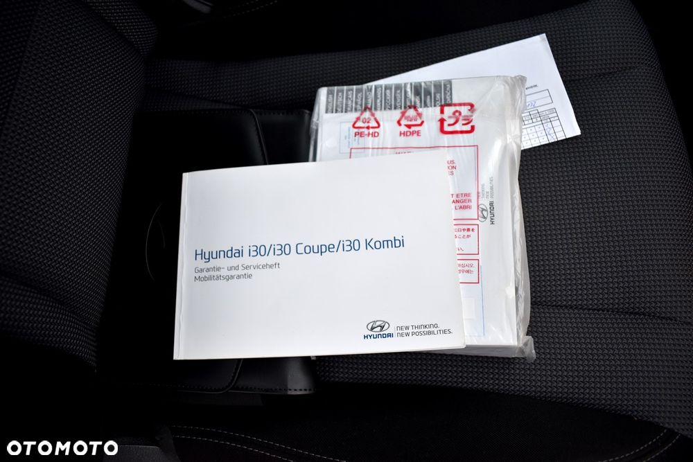 Hyundai i30 blue Kombi 1.6 CRDi DCT Trend - 40