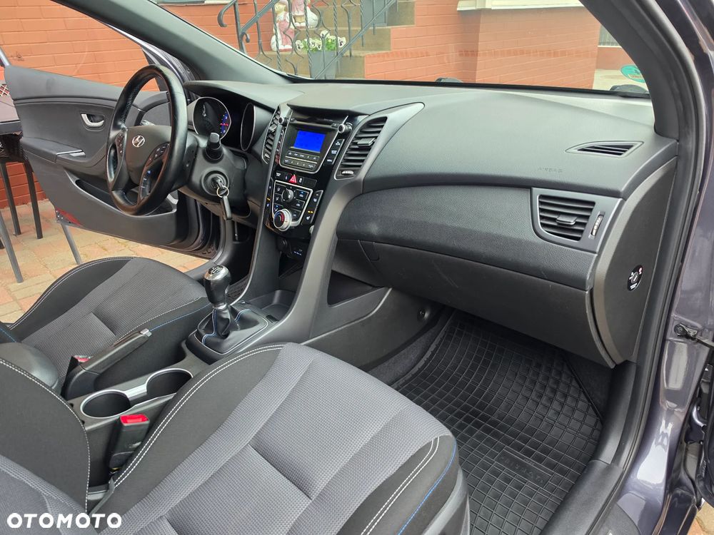 Hyundai i30 blue 1.6 GDI Passion - 18