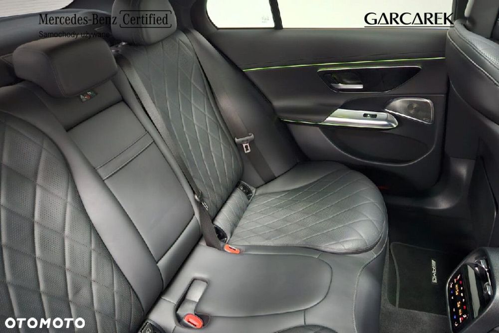 Mercedes-Benz Klasa E - 27