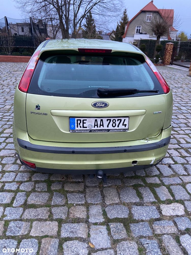 Ford Focus 1.8 FF Ghia - 10