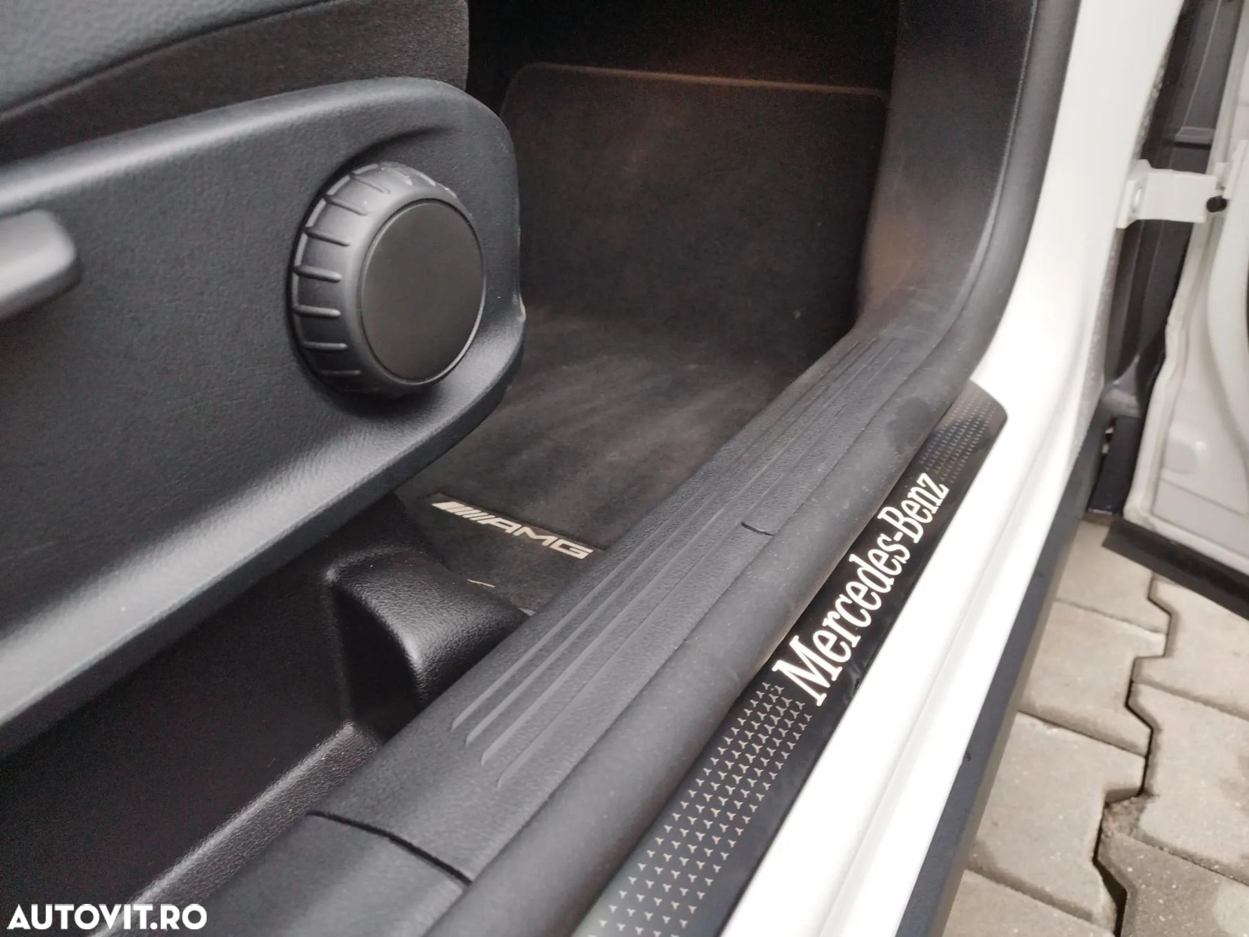 Mercedes-Benz GLA - 24
