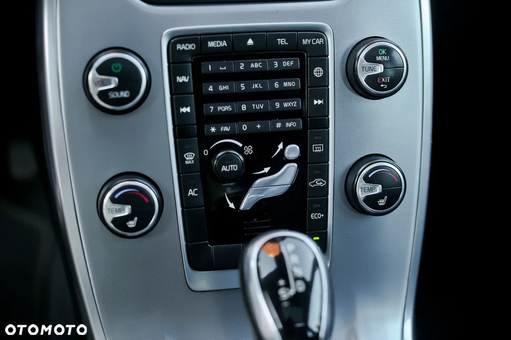 Volvo V70 D4 Geartronic Linje Svart - 32