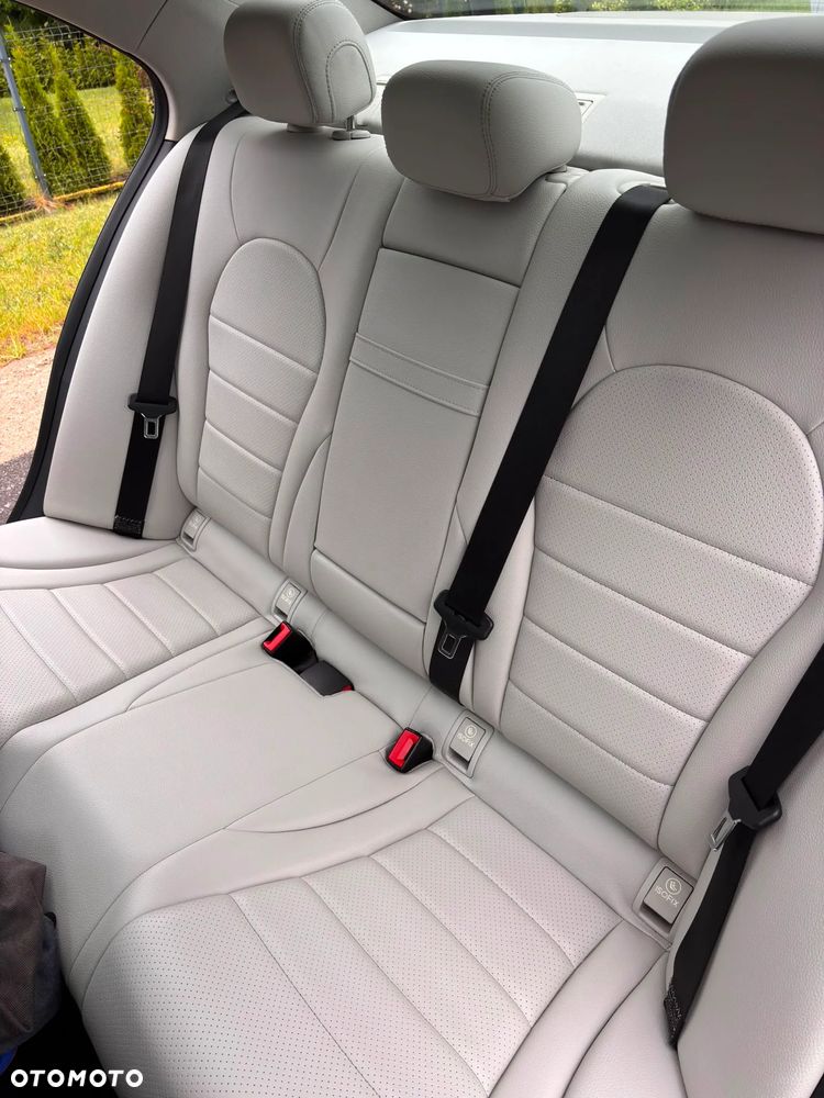 Mercedes-Benz Klasa C 300 7G-TRONIC AMG Line - 28