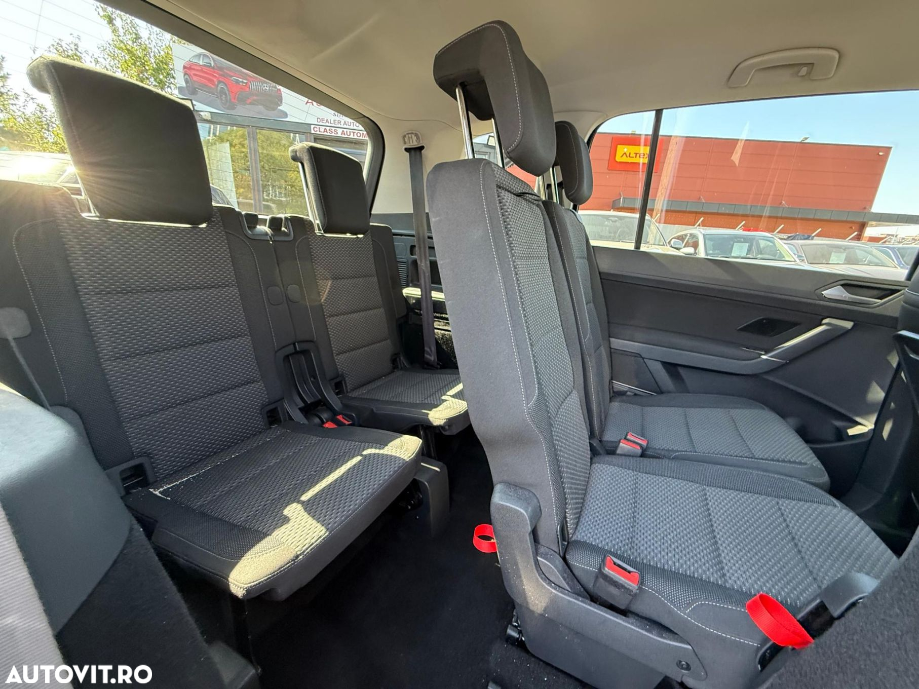 Volkswagen Touran 2.0 TDI DSG Comfortline - 26