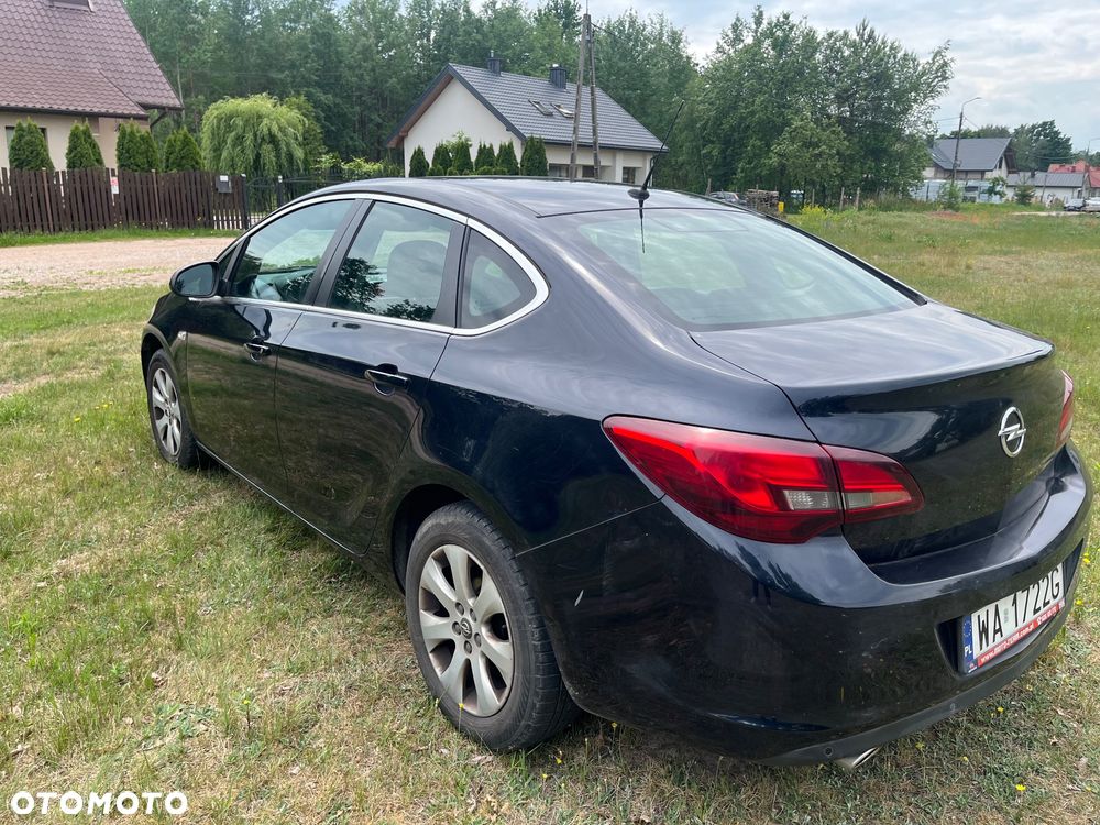 Opel Astra 1.4 T Executive EU6 - 7