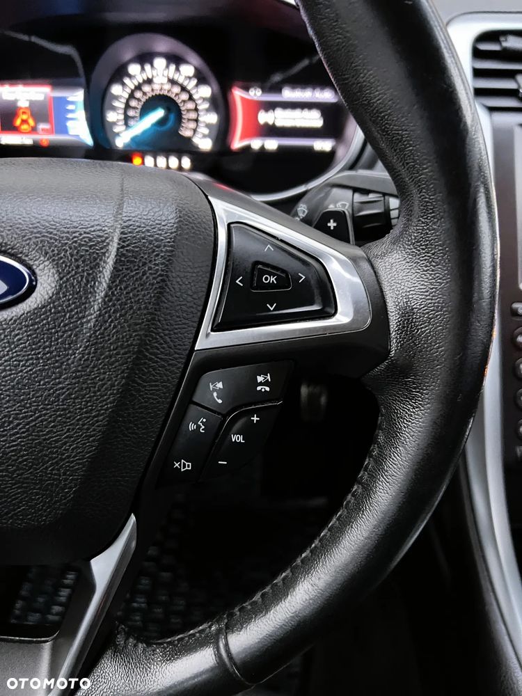 Ford Fusion 2.0 EcoBoost Titanium - 16