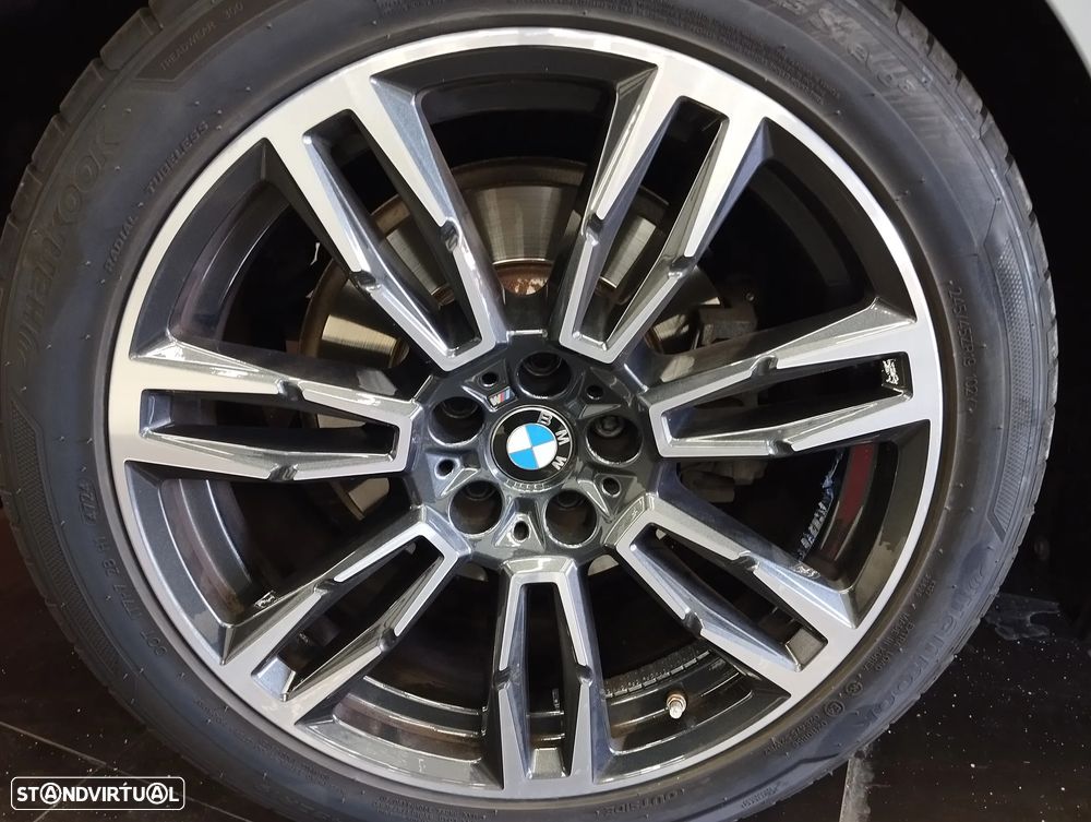 BMW 520 d Pack Desportivo M - 11