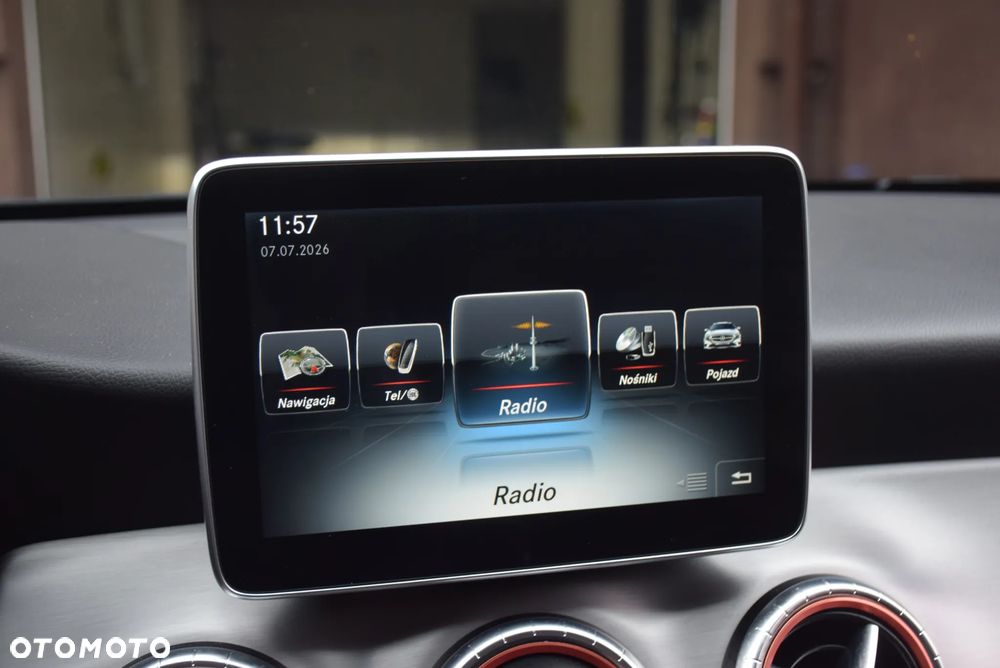 Mercedes-Benz CLA 200 7G-DCT UrbanStyle Edition - 30