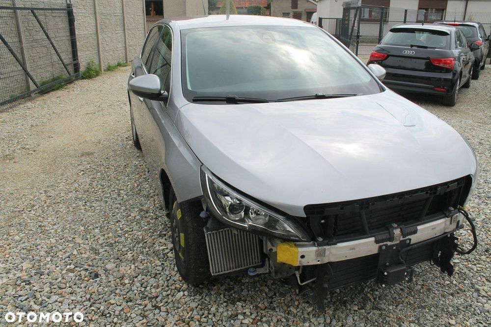 Peugeot 308 - 3