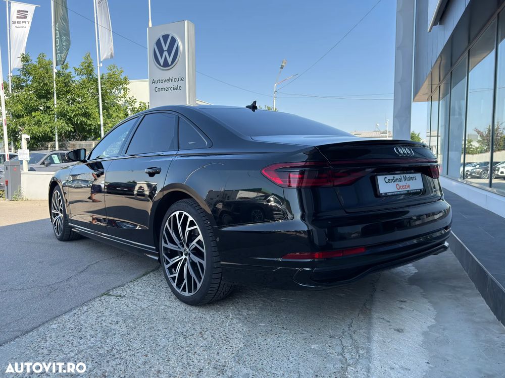 Audi A8 - 8