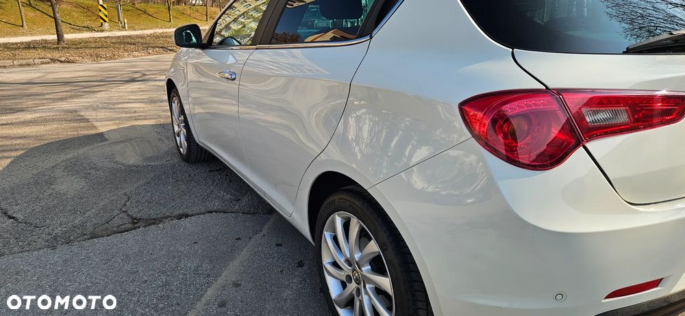 Alfa Romeo Giulietta 2.0 JTDM Distinctive - 14