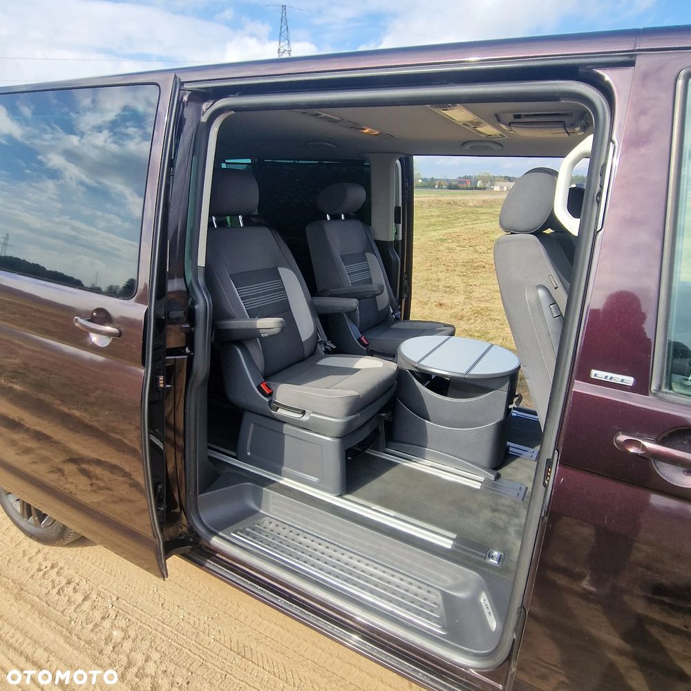 Volkswagen Multivan - 13