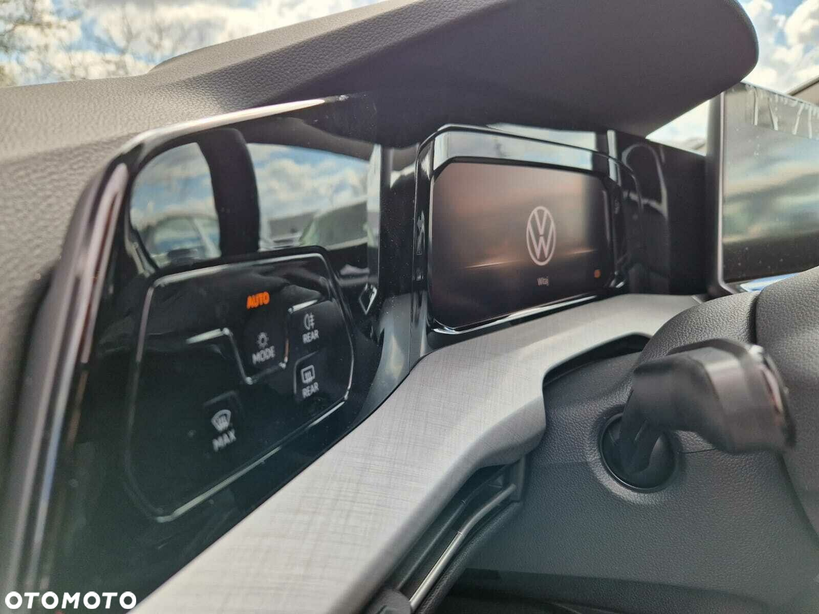 Volkswagen Golf - 10
