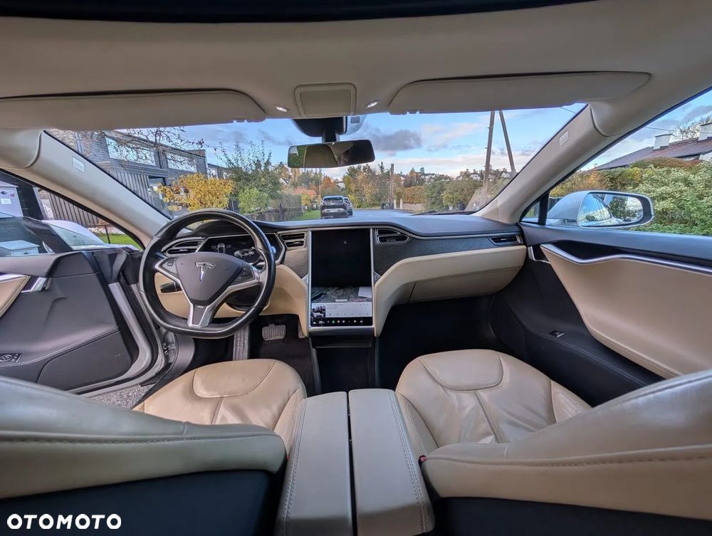 Tesla Model S 85 - 15