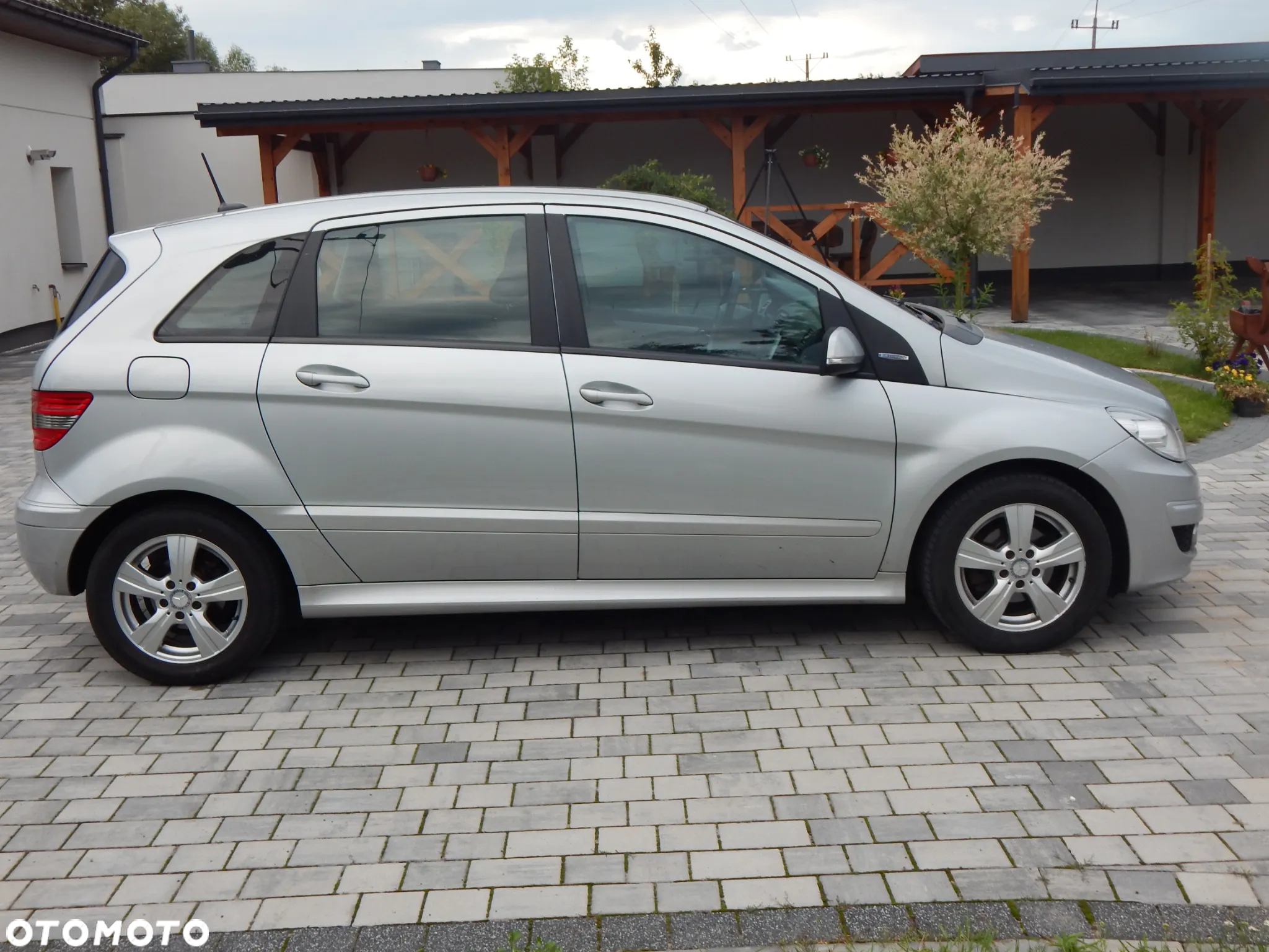 Mercedes-Benz Klasa B 180 - 12