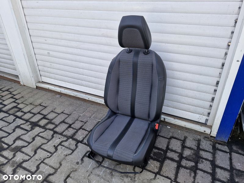 PEUGEOT 2008 II 2 FOTEL PRAWY PRZÓD - 9