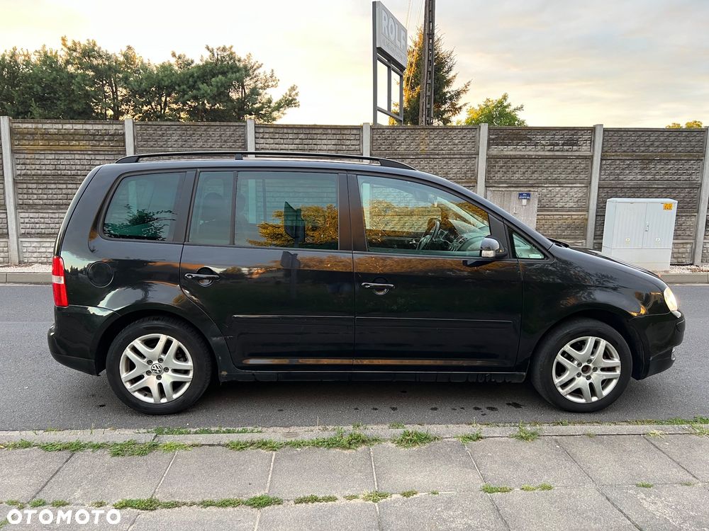 Volkswagen Touran 1.9 TDI Highline - 6