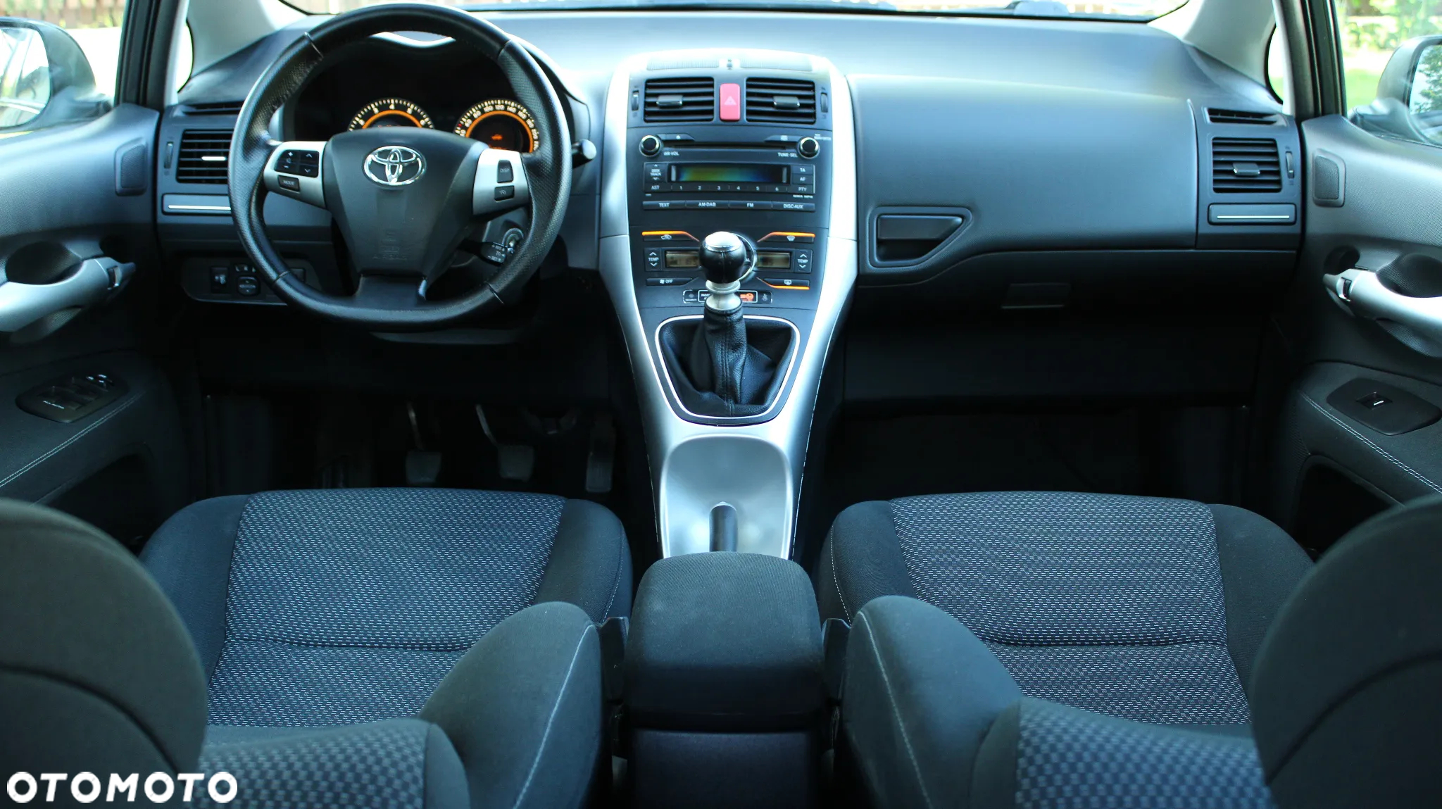 Toyota Auris 1.6 Premium - 33