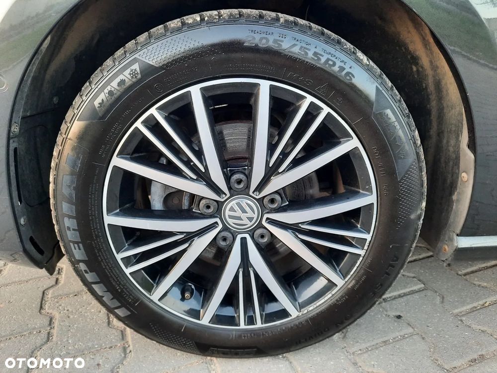 Volkswagen Golf 1.6 TDI BMT Comfortline - 11