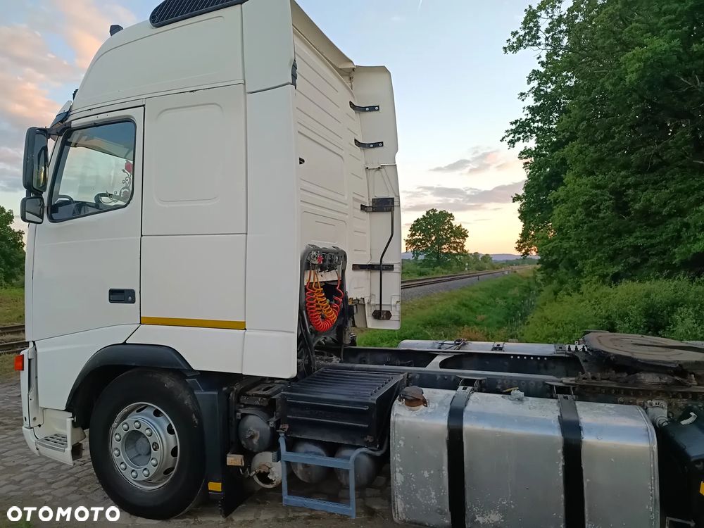 Volvo FH 440 STANDARD MANUAL LODÓWKA KLIMA - 3