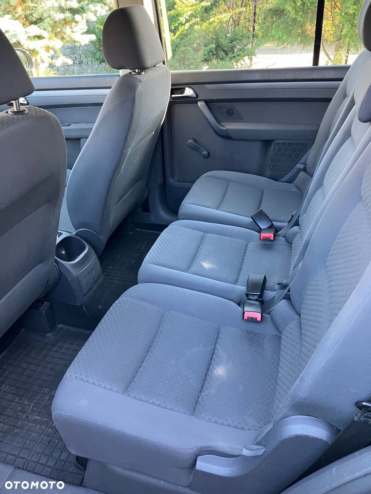 Volkswagen Touran 1.9 TDI DPF Conceptline - 3